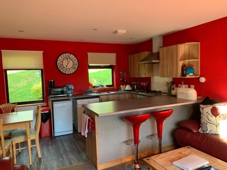 Snowberry Cottages No1 Онич Экстерьер фото